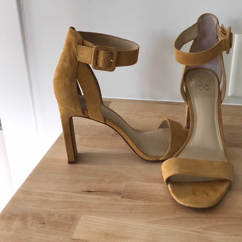 Beautiful Vince Camino heels